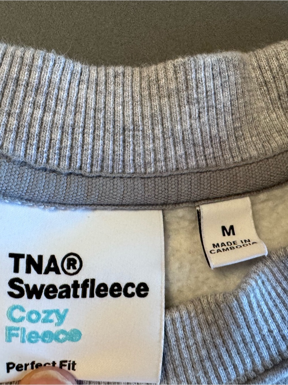 Aritzia Women’s lounge Set Gray Cargo Sweatpants and Cropped Crew Sweatshrit - Picture 6 of 6
